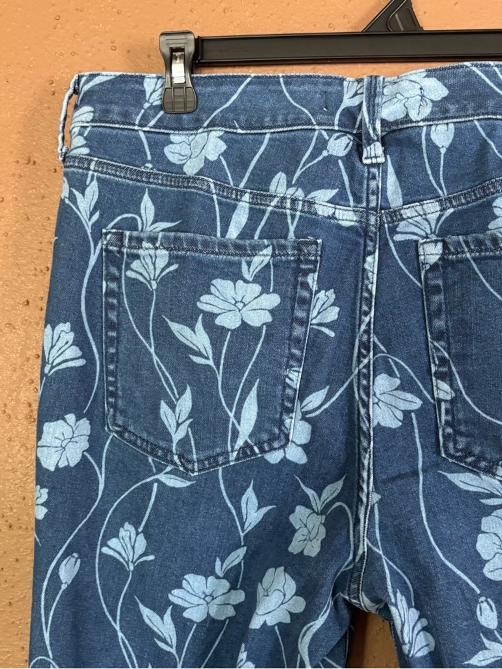 Torrid Belle Isle Aquinnah High Rise Flare Ankle Floral Jeans Blue 10 Tall NWT - Picture 5 of 13
